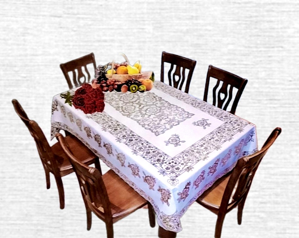 Khăn trải bàn PAULEE WLG-751 hoa văn nhũ vàng (152cm x 228cm)