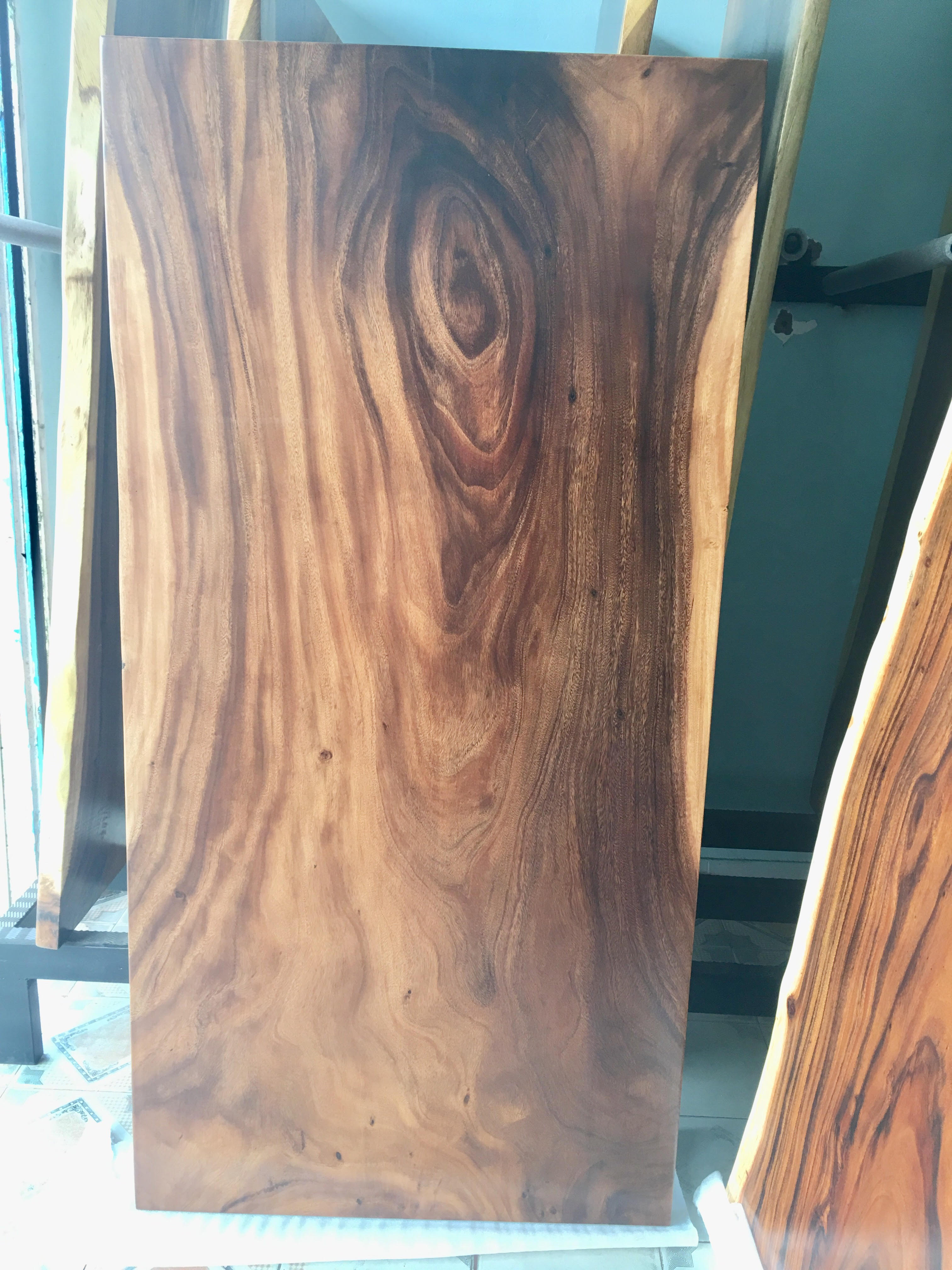 Mặt bàn gỗ me tây nguyên tấm tự nhiên bền đẹp MT52