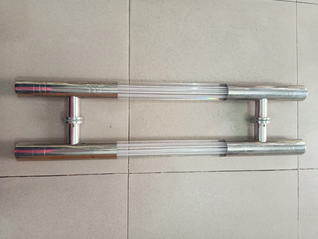 Tay nắm kính inox 304 dài 6 tấc tim lỗ 40