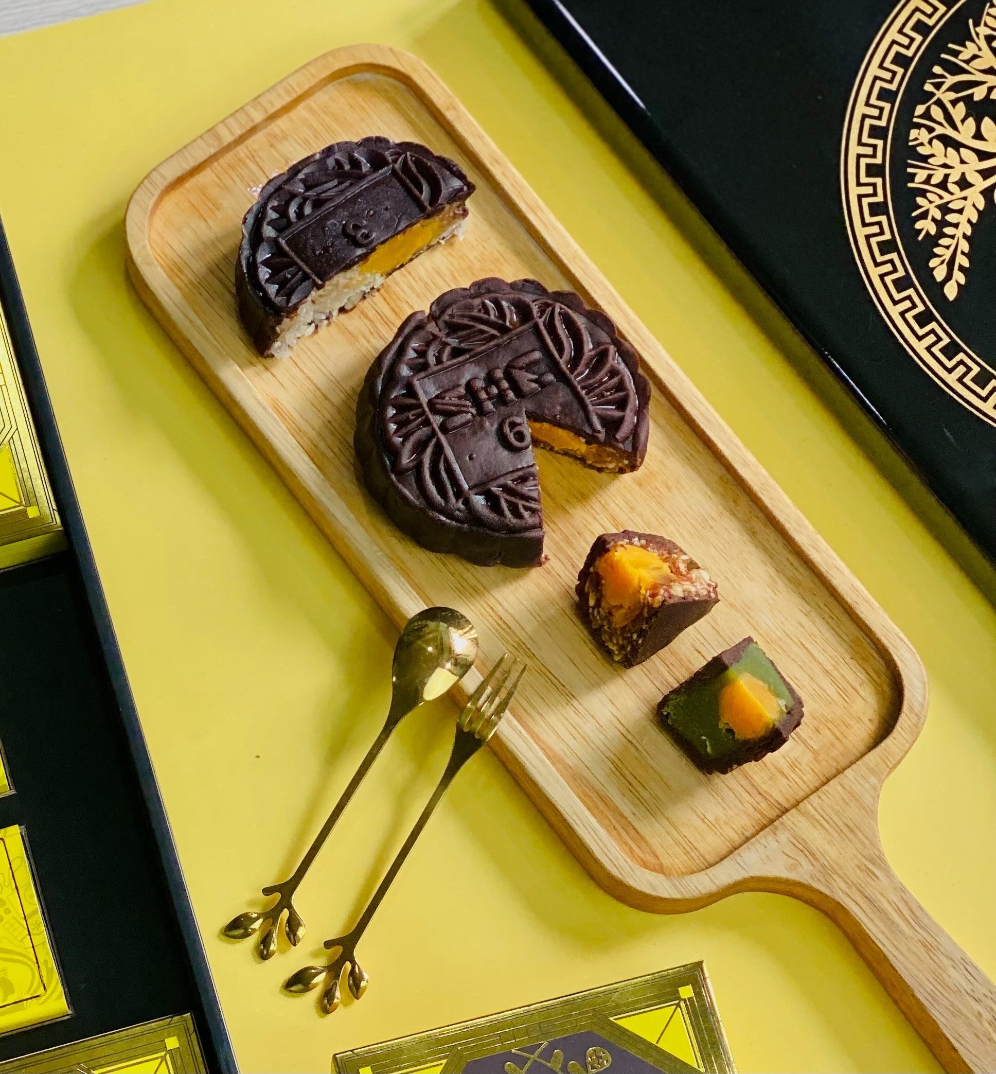 Bộ Trăng Phú Quý MS - 4 bánh trung thu socola - SHE Chocolate - Món quà sức khỏe dành tặng người thân - Trung thu 2023
