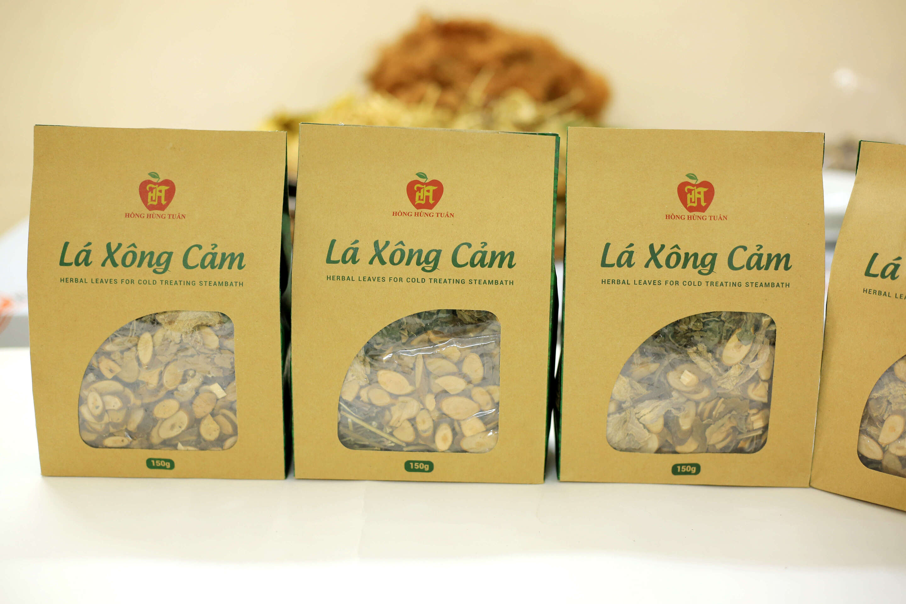 Lá Xông Thảo Dược Độc Quyền 150g Hồng Hùng Tuấn – Xông Hơi Giải Cảm Tại Nhà, Thư Giãn, Giảm Mệt Mỏi