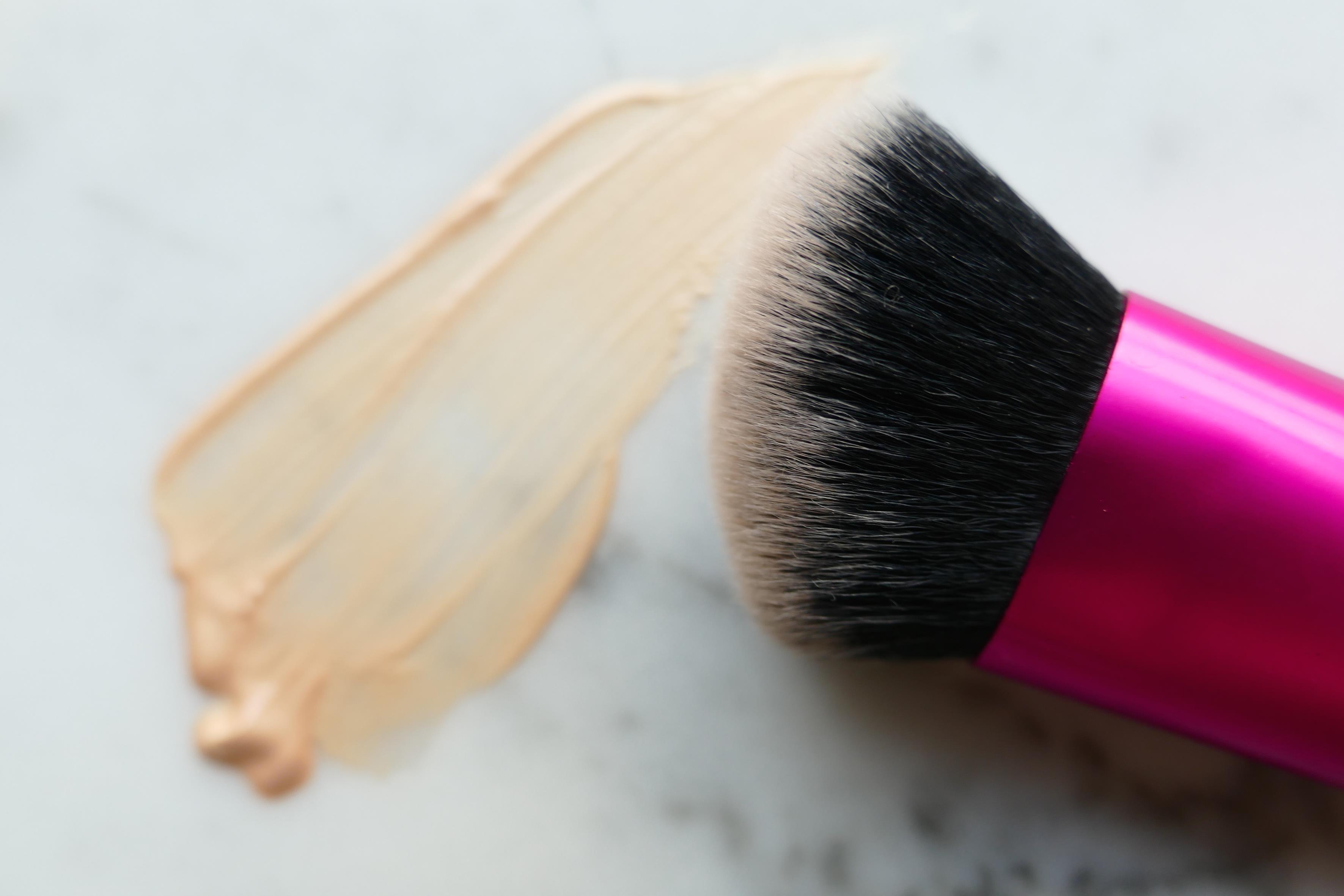 Cọ đánh nền &amp; tạo khối 2 trong 1 Real Techniques Sculpting Brush