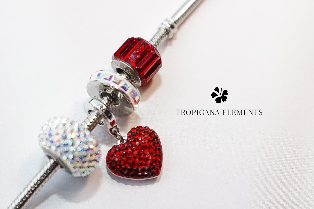 Vòng Tay Tropicana Phối Charm Swarovski Pha Lê Màu Đỏ Ánh Lấp Lánh