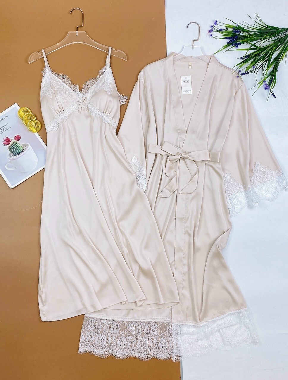 Set áo choàng dài kèm váy ngủ lụa 2 dây phối ren mi sang trọng -Hantu Sleepwear