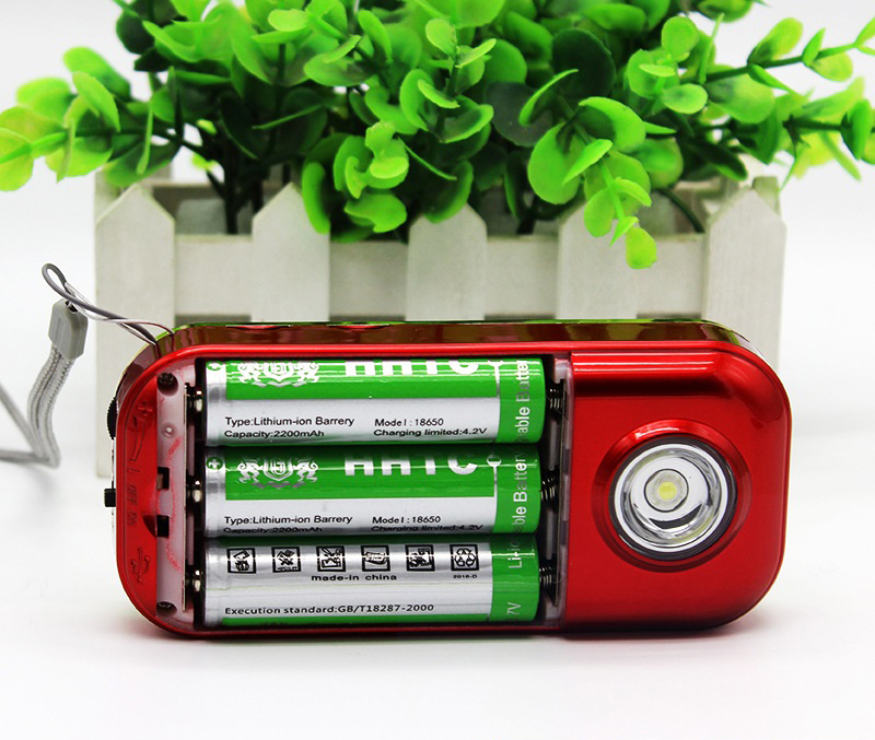 Loa nghe kinh có FM BKK K39 hỗ trợ 2 khe thẻ nhớ/đèn pin siêu sáng - Pin khủng 6600mah