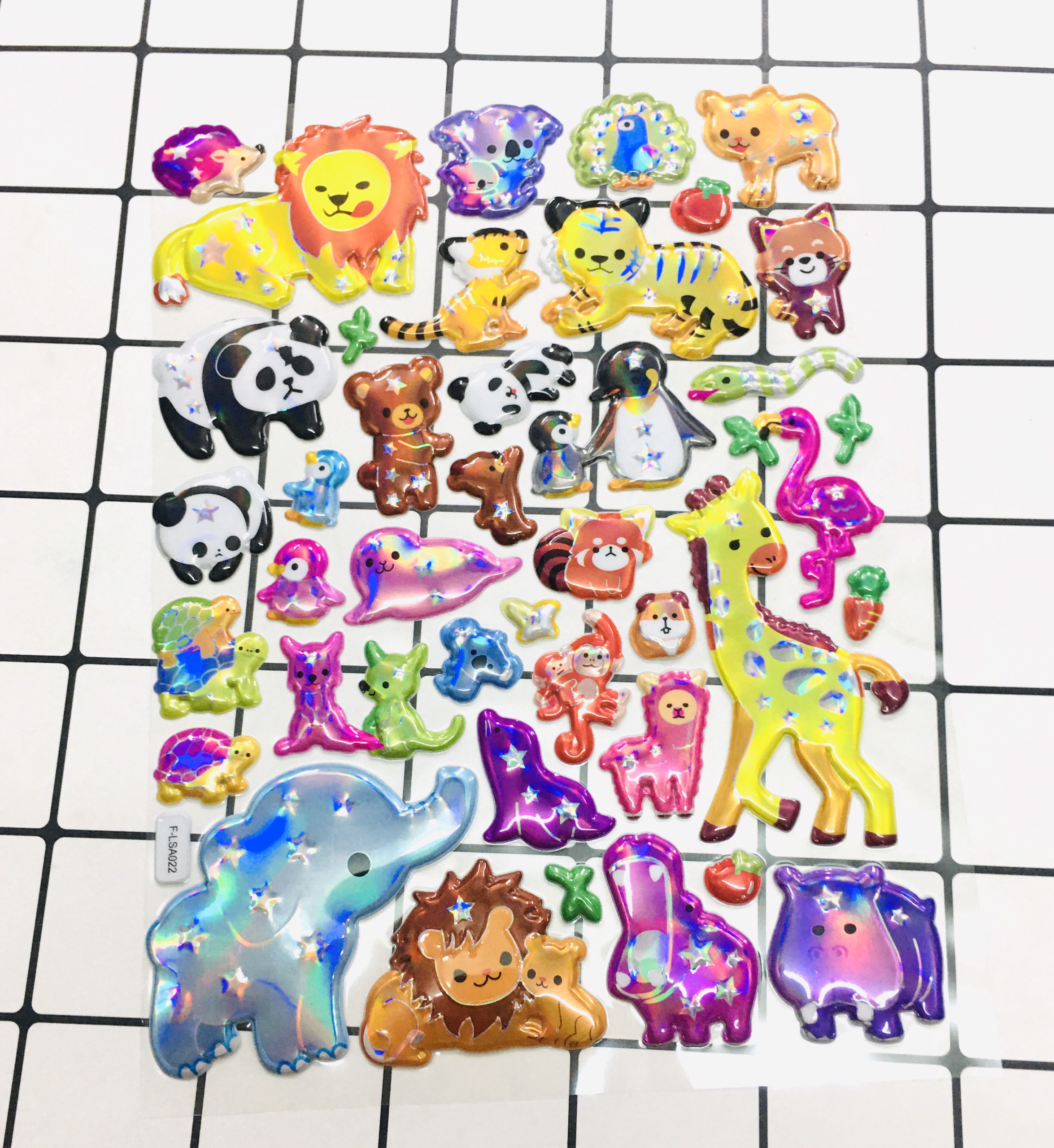 Hình Dán con vật sticker Nổi 3D set 2 bảng ( 66 miếng ảnh )