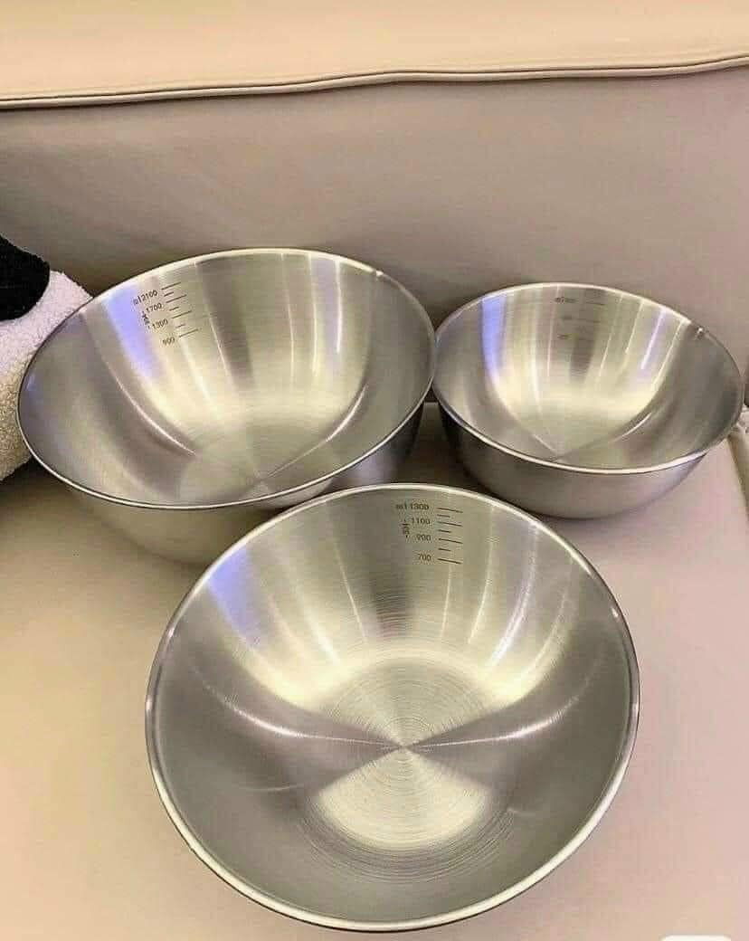 Combo 3 bát to bằng inox sâu lòng có chia vạch bên trong tiện ích chuyên dùng để trộn salad, đánh trứng trộn bột làm bánh, đựng cơm canh đa năng