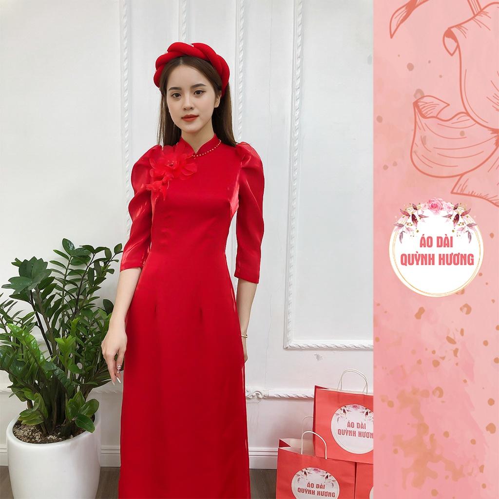 Áo dài voan tơ óng cổ truyền thống đính hạt cổ và hoa rủ màu đỏ