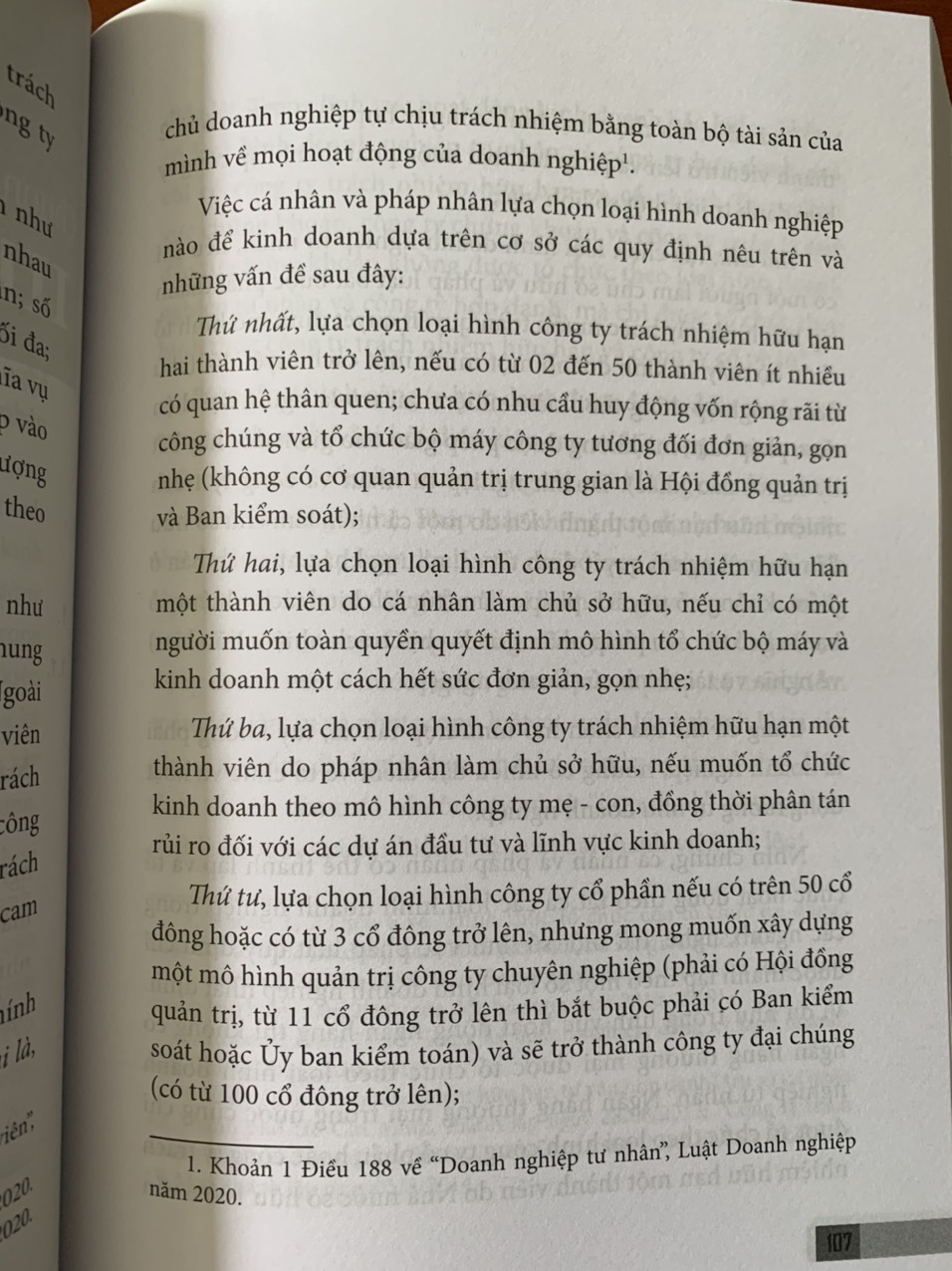 Sách Combo Kinh Doanh Sành Luật Và Cẩm Nang Pháp Luật Ngân Hàng Nhận Diện Những Vấn Đề Pháp Lý (Luật Sư Trương Thanh Đức - Trọng Tài Viên VAIC)