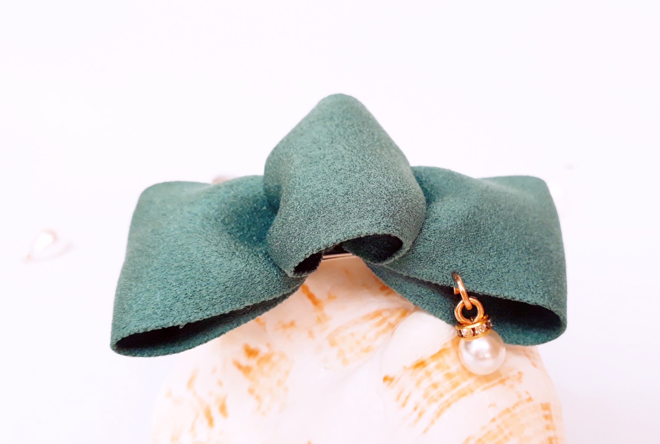 CẶP TÓC NƠ TREO HẠT TRAI C010