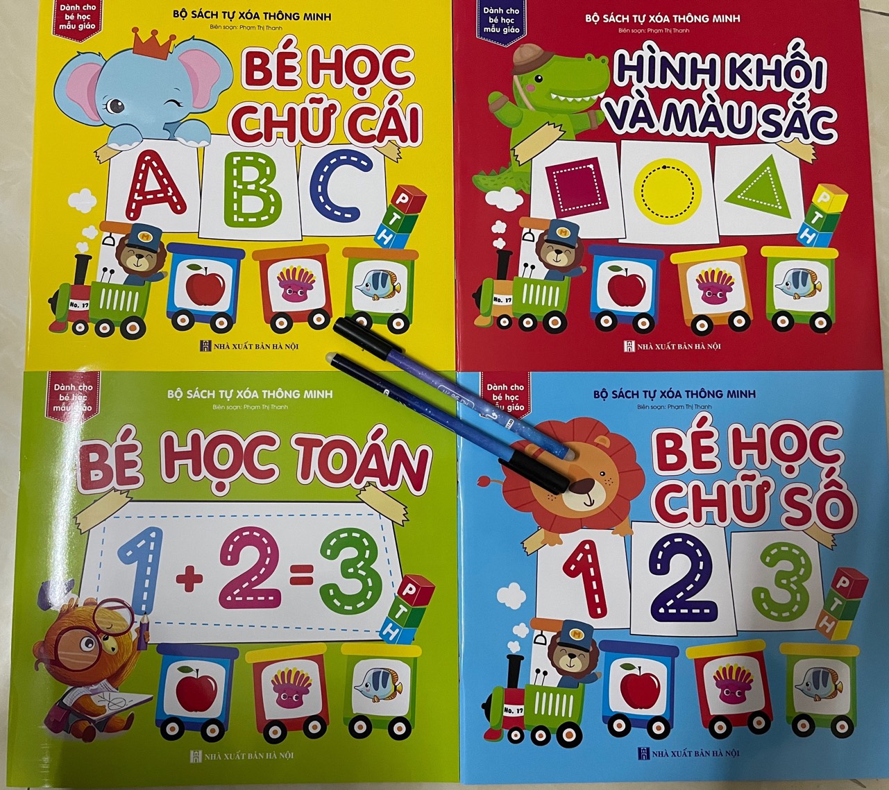 Bộ sách tự xóa thông minh (4 cuốn) - Bé học chữ cái - Hình khối và màu sắc - Bé học chữ số - Bé học toán kèm 2 bút xóa được