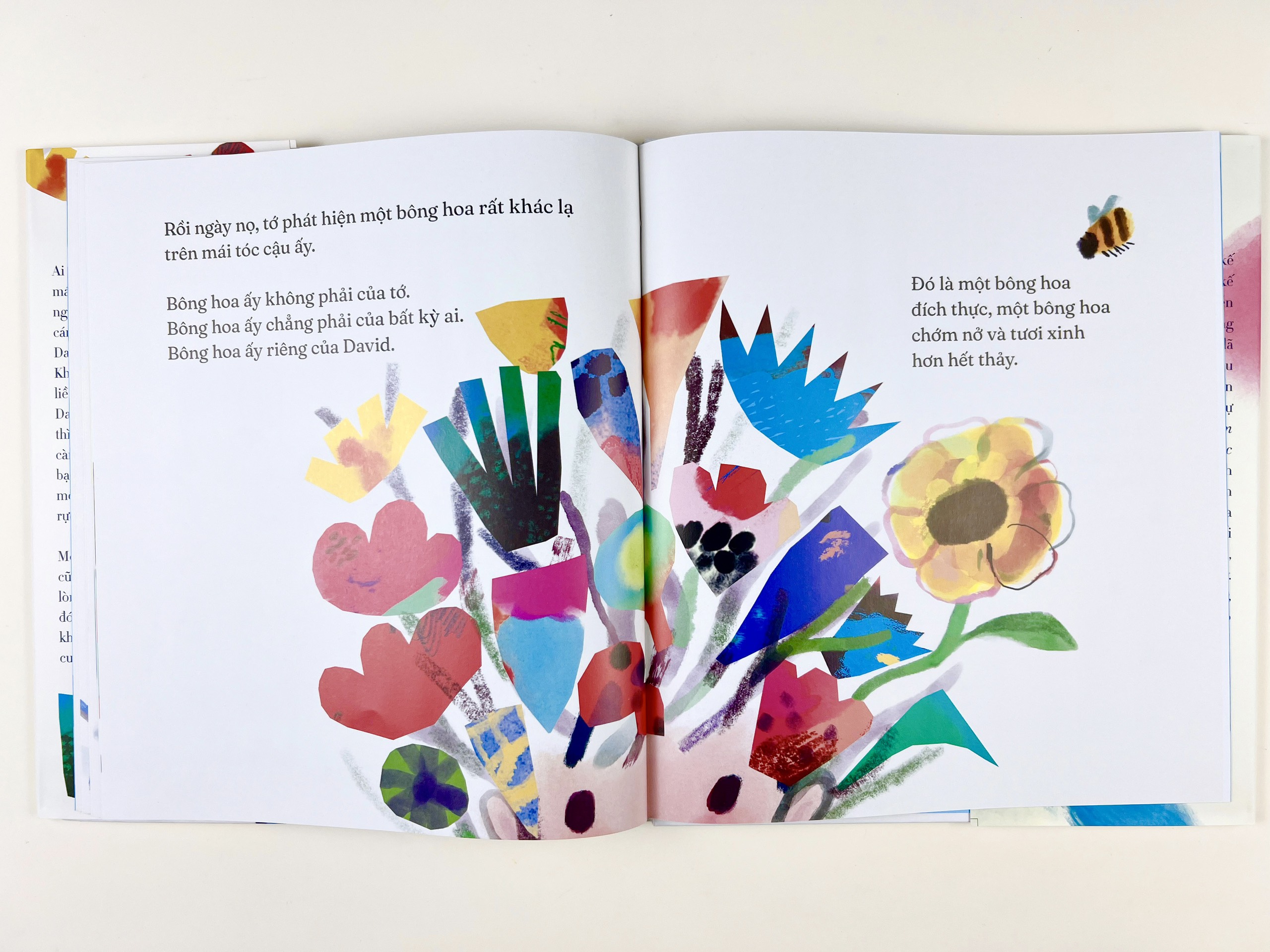 Sách cậu bé có mái tóc nở hoa - Crabit Kidbooks - Bìa cứng