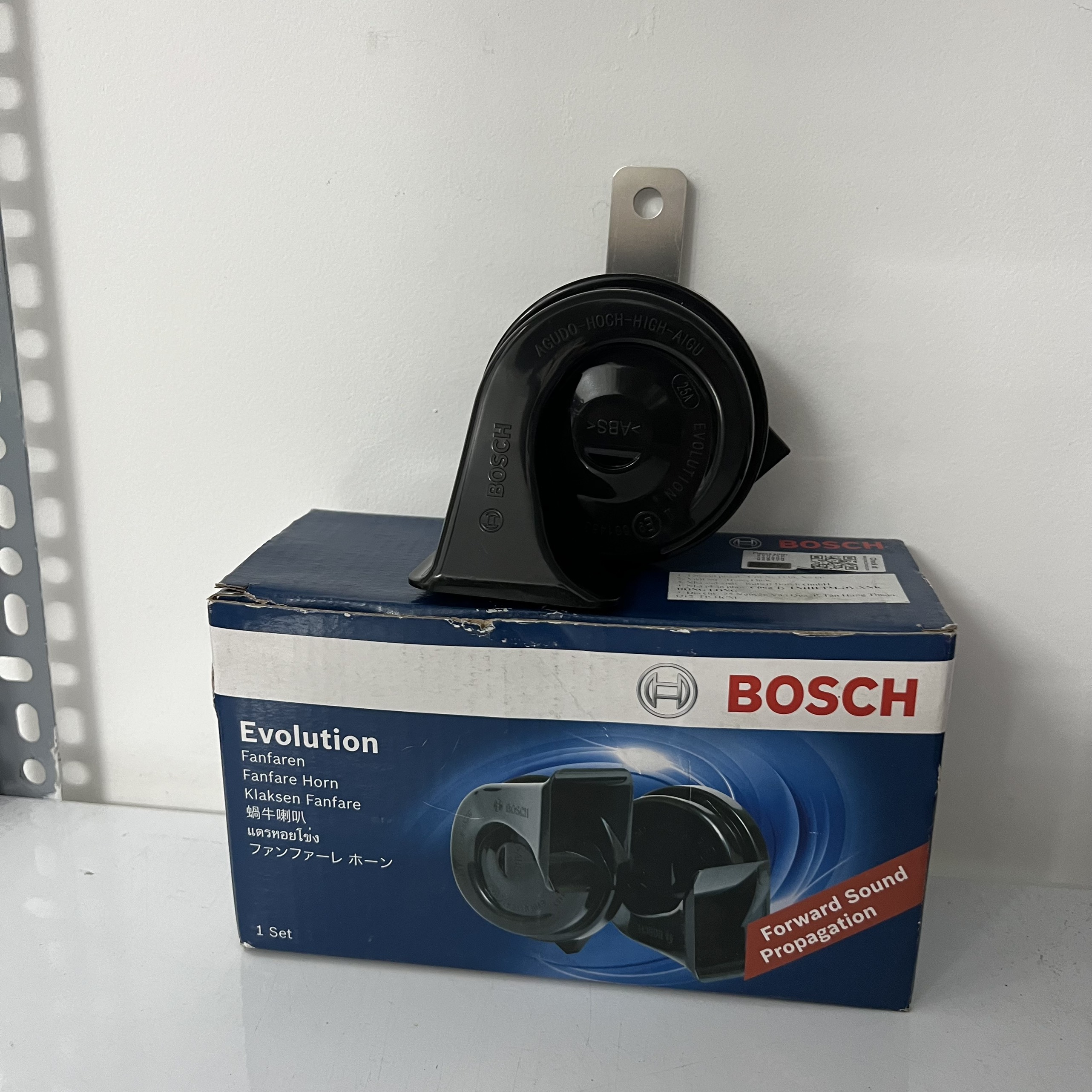 Cặp 2 Còi Bosch Còi Sò Evolution 12V Dành Cho Ô Tô Xe Tải (1 Giắc Cắm - Màu Đen, 2 Giắc Cắm - Màu Cam)