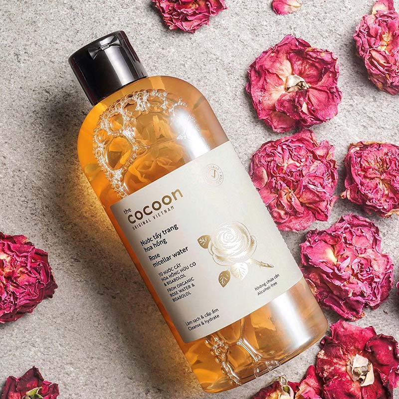 Nước tẩy trang hoa hồng tẩy sạch makeup và cấp ẩm Cocoon  Rose Micellar Water