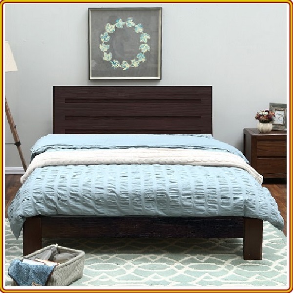 Giường ngủ gỗ sồi Tundo màu nâu óc chó 210 x 192 x 100cm