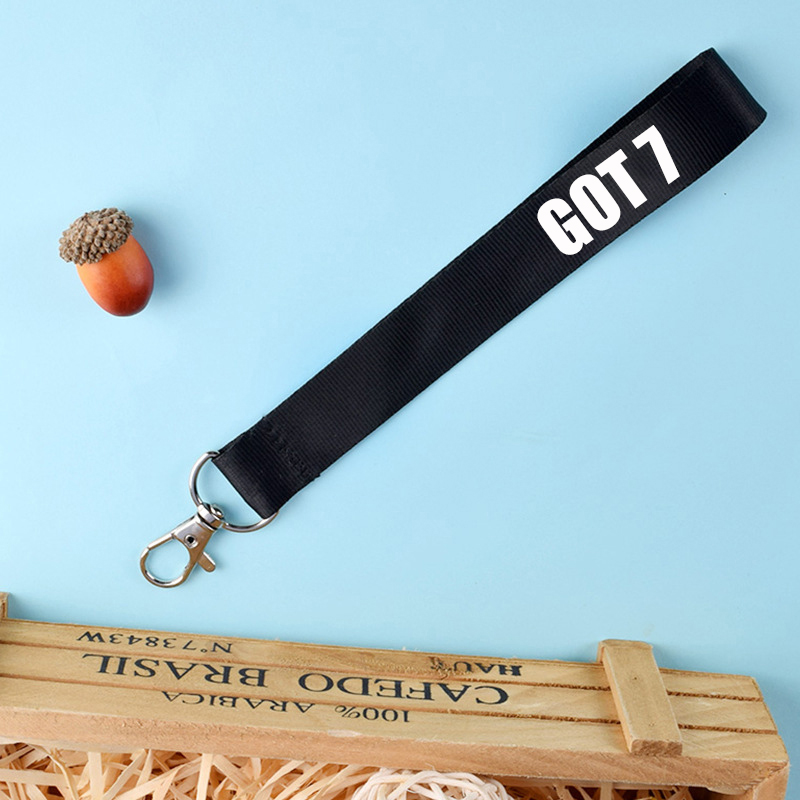 Móc khóa dây strap GOT7