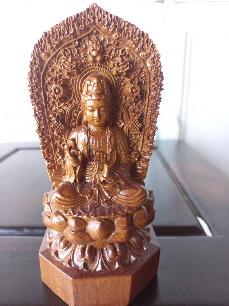 Tượng phật khắc hai mặt phật bà quan thế âm bồ tát ,và tượng phật adi đà bằng gỗ bách xanh thơm phức  cực đẹp kt cao 14×7×6cm