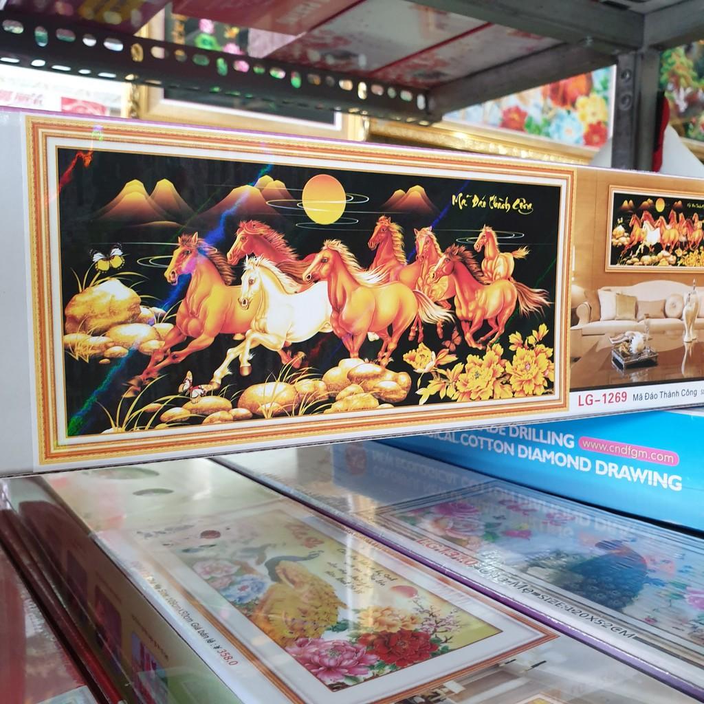 Tranh Đính Đá MÃ ĐÁO THÀNH CÔNG NỀN ĐEN . Kích Thước: 1m x 50cm - 1m5 x 70cm - 1m8 x 85cm