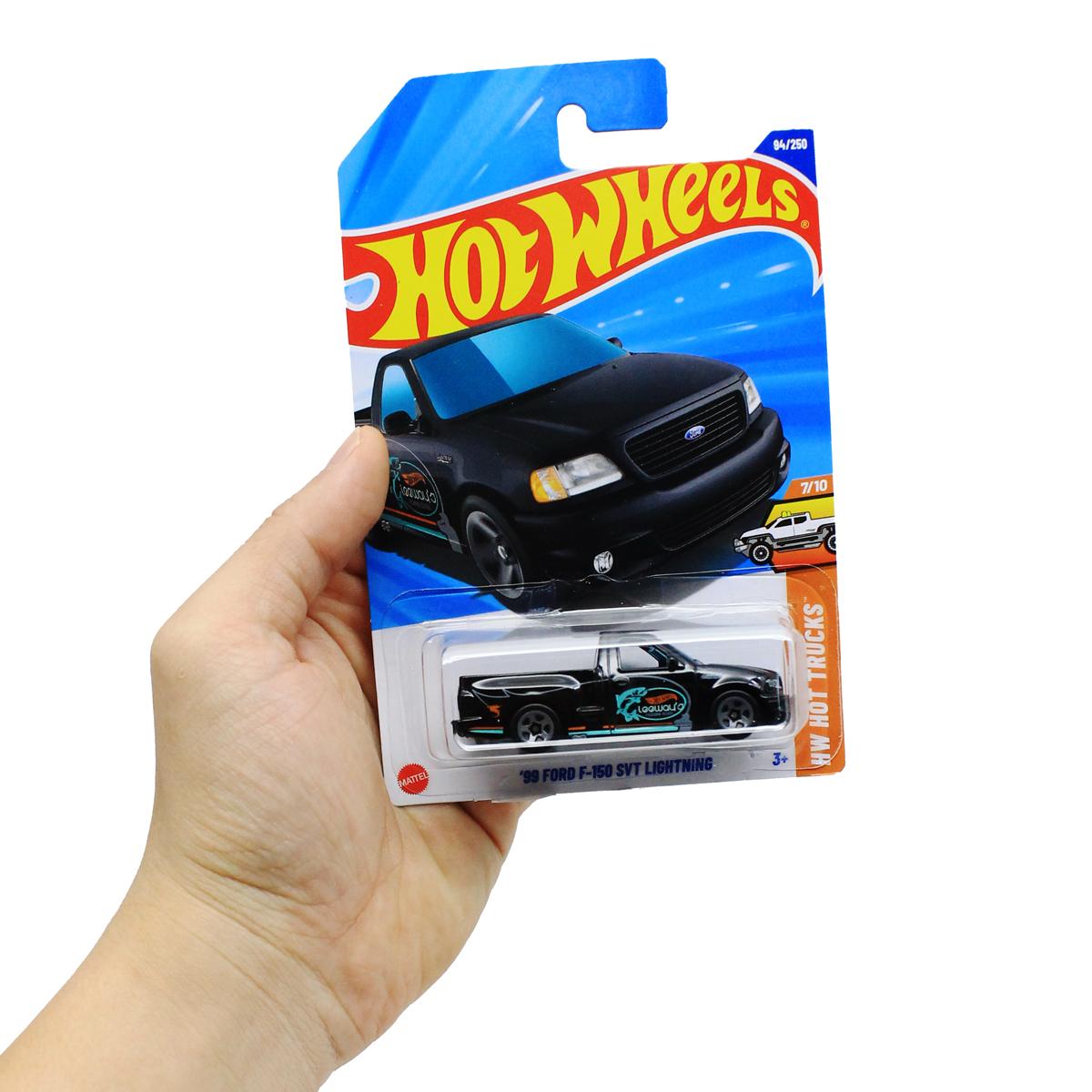 Siêu Xe Hot Wheels C4982 - 94/250 - 99 Ford F-150 SVT Lightning (Mẫu Sản Phẩm Giao Ngẫu Nhiên)