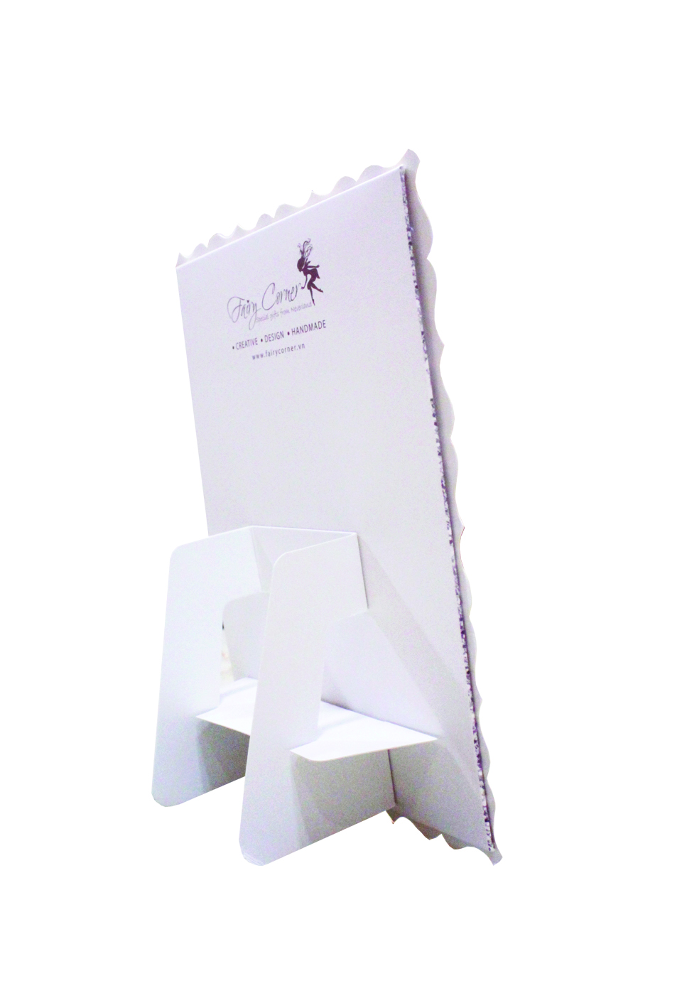 Khung hình giấy Fairy Corner chấm bi kích thước 13×18 (dạng đứng để bàn)