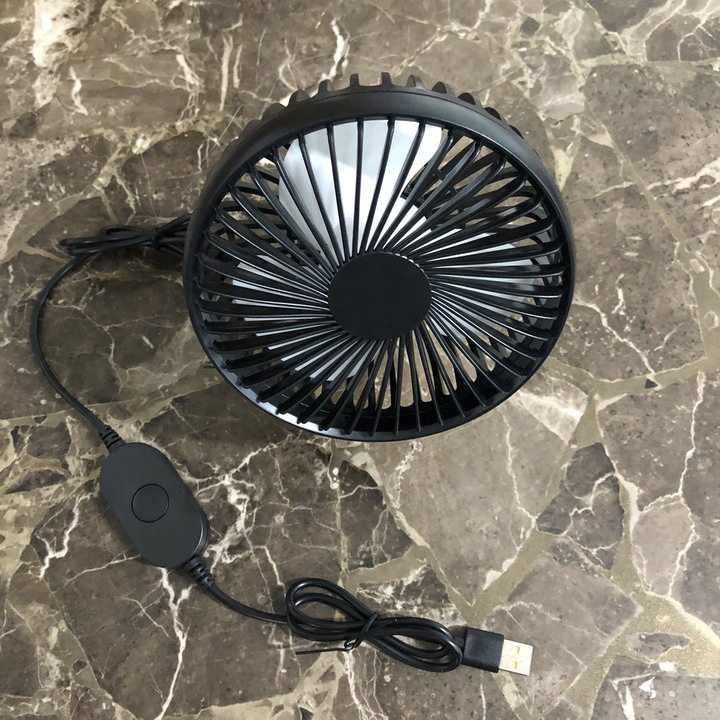 Quạt máy đơn mini trên ô tô gắn taplo và kính R-8039, công suất 6W, 3 chế độ gió, quạt êm, dễ sử dụng