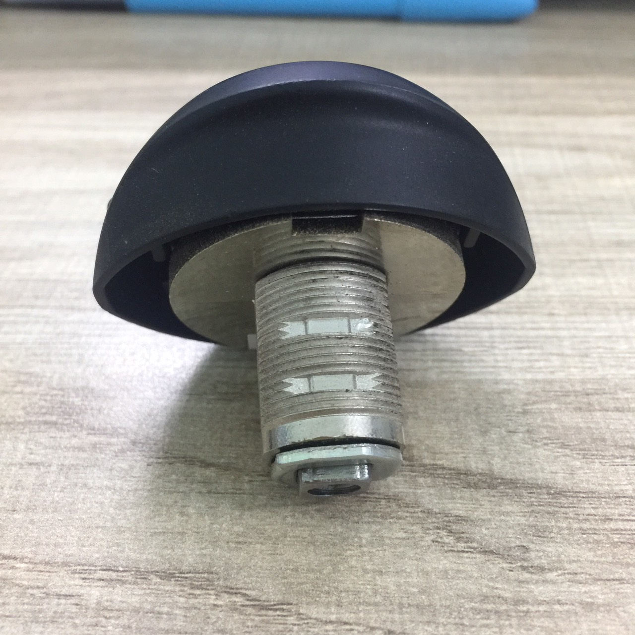 Khóa tủ mật mã cho tủ dày dưới 15mm 3 số không chìa 22mm Reallocks RL9047-07 Keyless