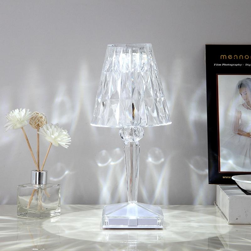 Đèn ngủ đèn bàn trang trí pha lê kim cương đủ màu có remote điều khiển tiện dụng