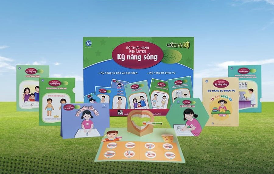 COMBO 4: Que Toán Học và 3 Bộ Thực Hành Rèn Luyện Kỹ Năng Sống: Tự Làm Chủ Bản Thân, Tự Phục Vụ, Quản Lí Thời Gian