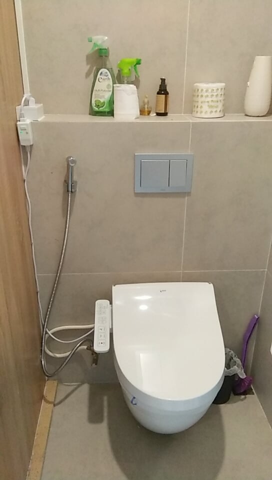 Nắp Bồn Cầu Điện Tử INAX CW-H18VN Shower Toilet