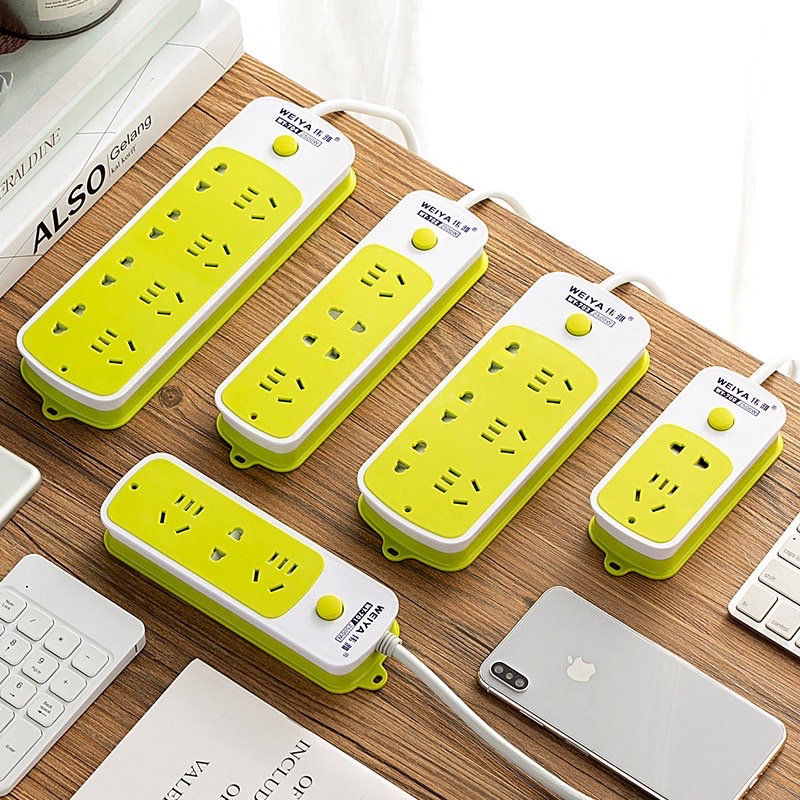 Ổ cắm điện màu xanh chống giật , có 9 ổ cắm và 3 cổng sạc USB thông minh dùng