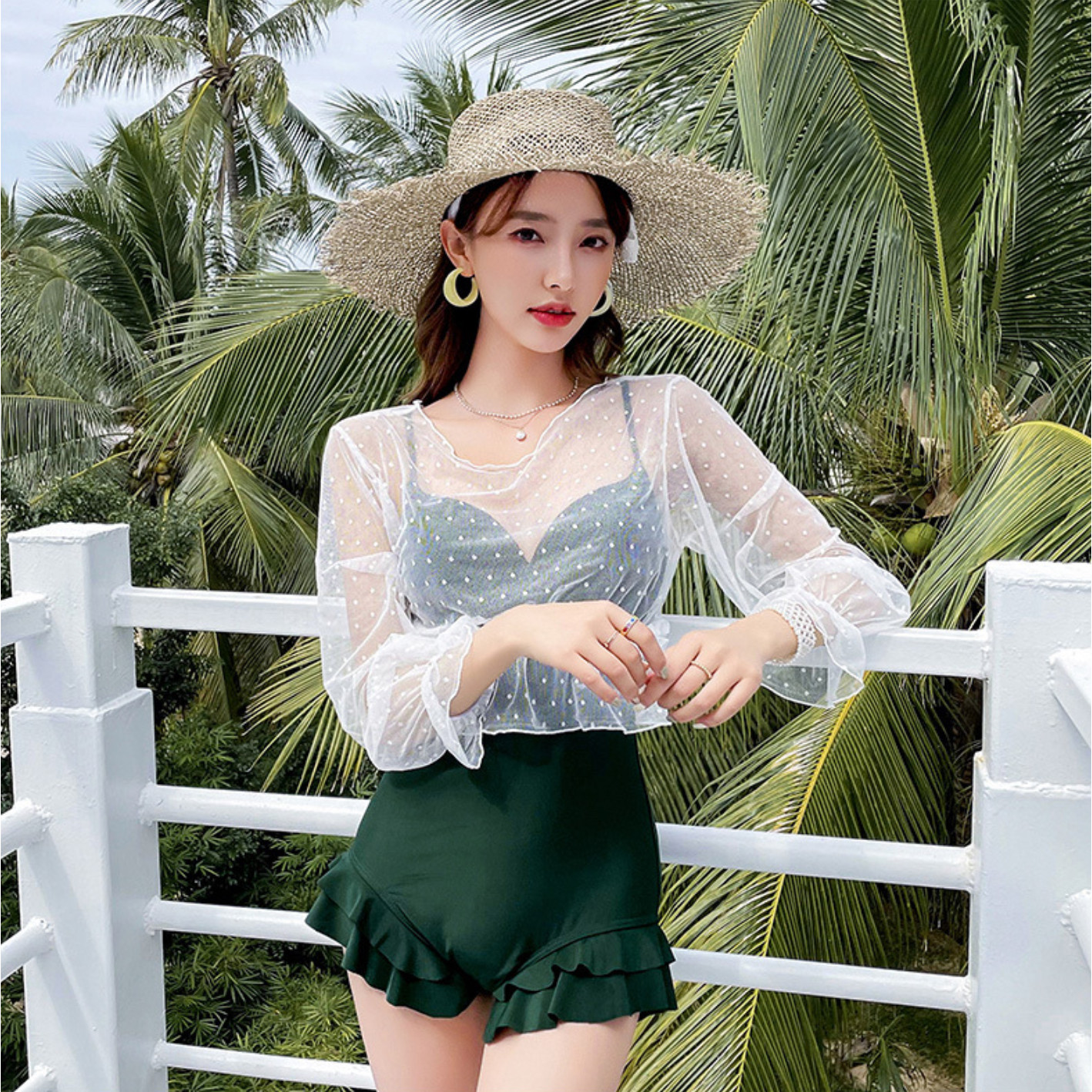 Bộ đồ bơi bikini nữ 1 mảnh đi tắm biển kèm áo croptop ren trắng chấm bi tiểu thư hot trend 2021- B05