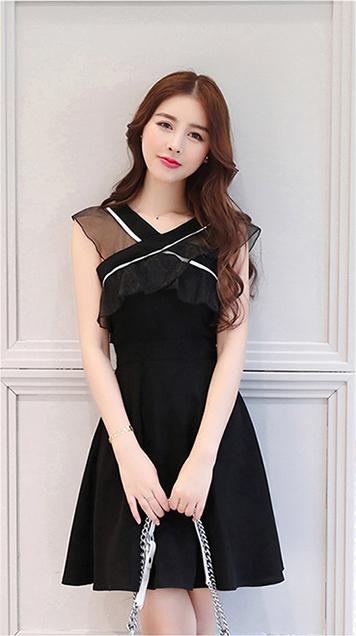 Đầm Phối Lưới Form Xòe Duyên Dáng