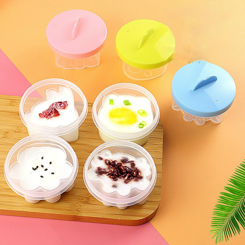 Bộ 4 khuôn hấp trứng, khuôn làm bánh, pudding, đậu hũ cho bé KÈM chổi quét dầu ( Mẫu khuôn ngẫu nhiên ) Tặng 01 thìa ăn ngẫu nhiên