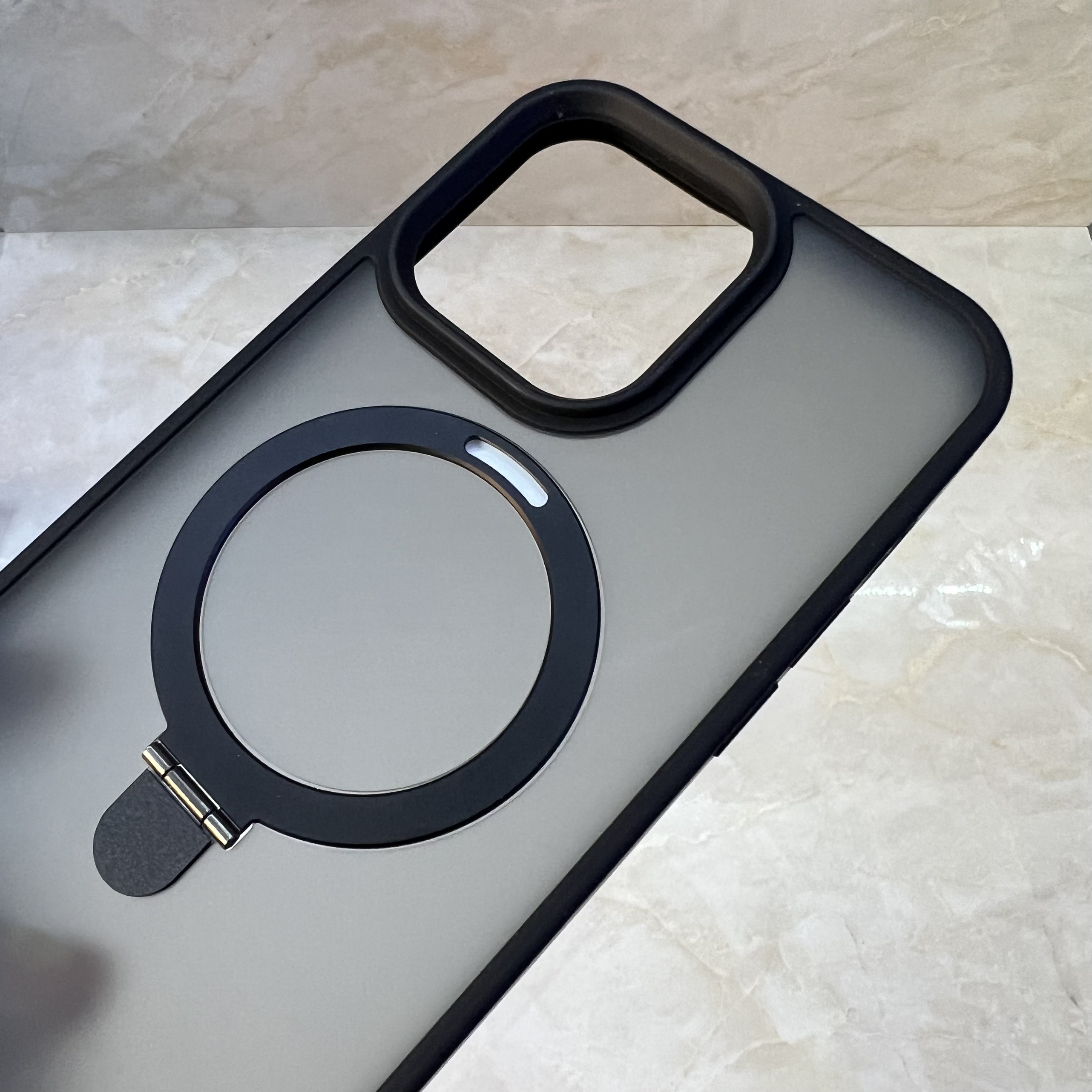 Ốp lưng dành cho iPhone 14 pro Max Likgus sạc nam châm có kệ- Hàng chính hãng