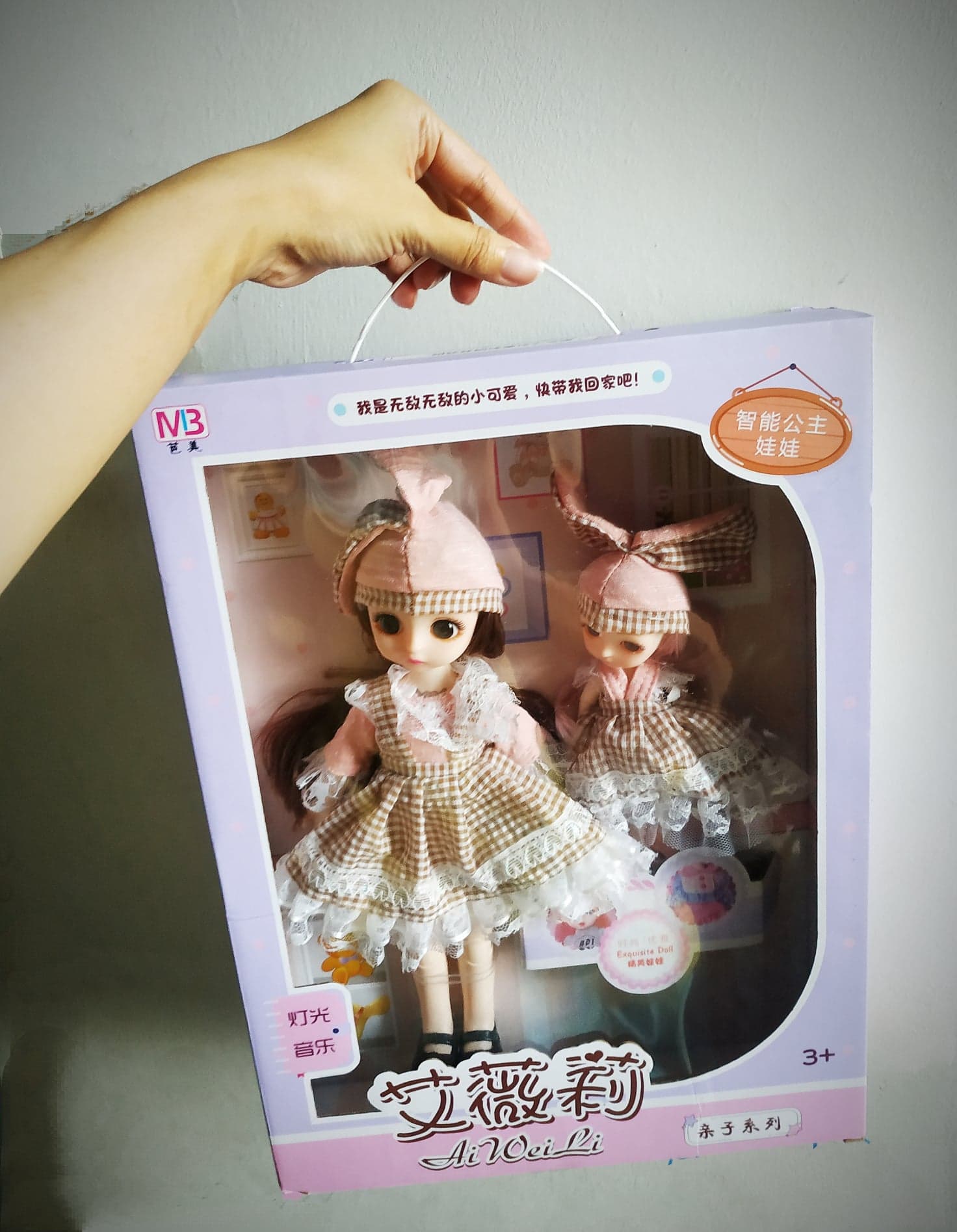 Combo 2 búp bê chị và em tóc dài mắt ngọc xinh đẹp mặc đồng phục đồ đôi, cử động khớp tay chân cao 30 cm và 17cm