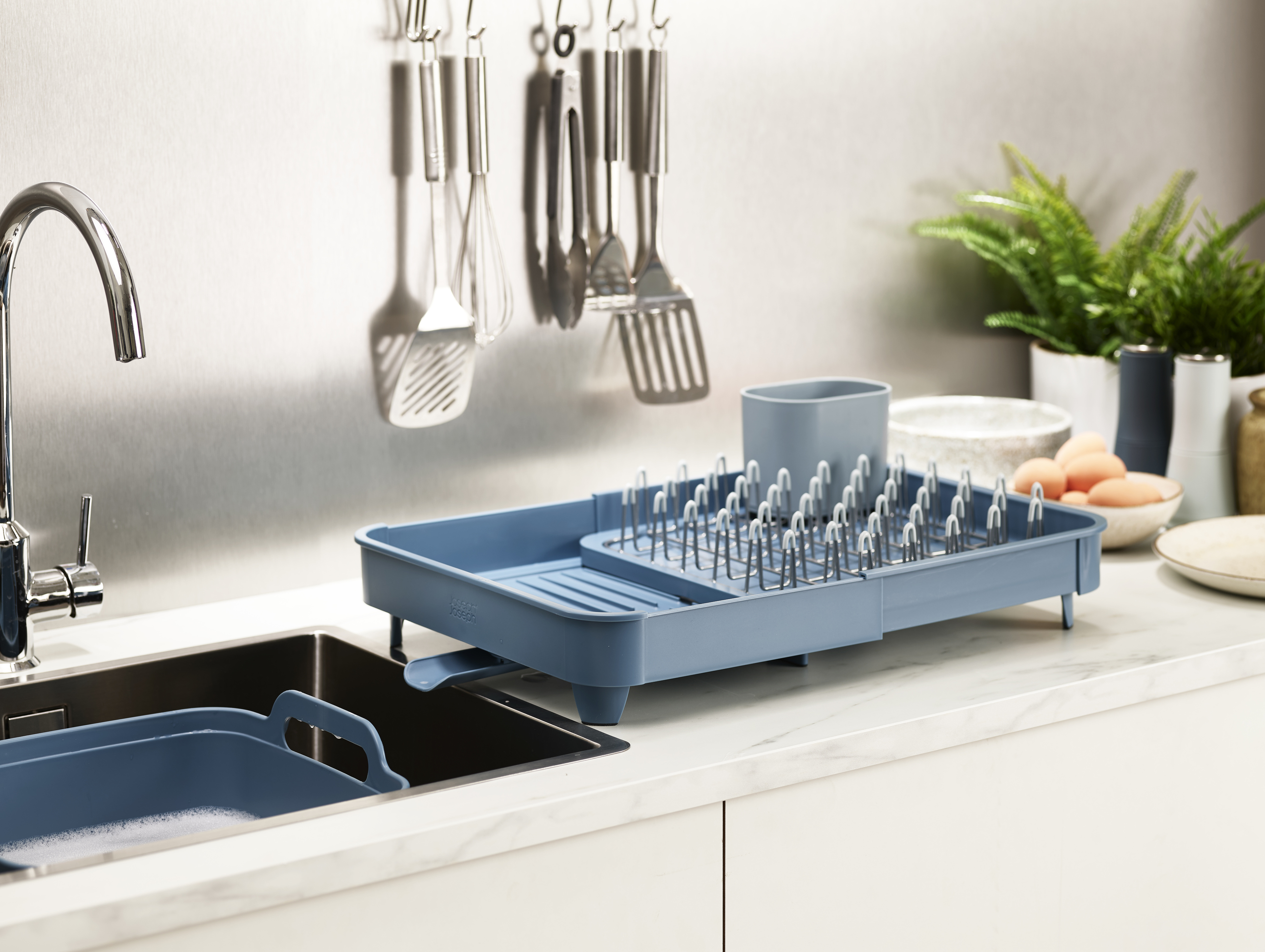 Kệ phơi tách chén Joseph Joseph 003123 - Extend Expandable Dish Drainer Editions Blue
