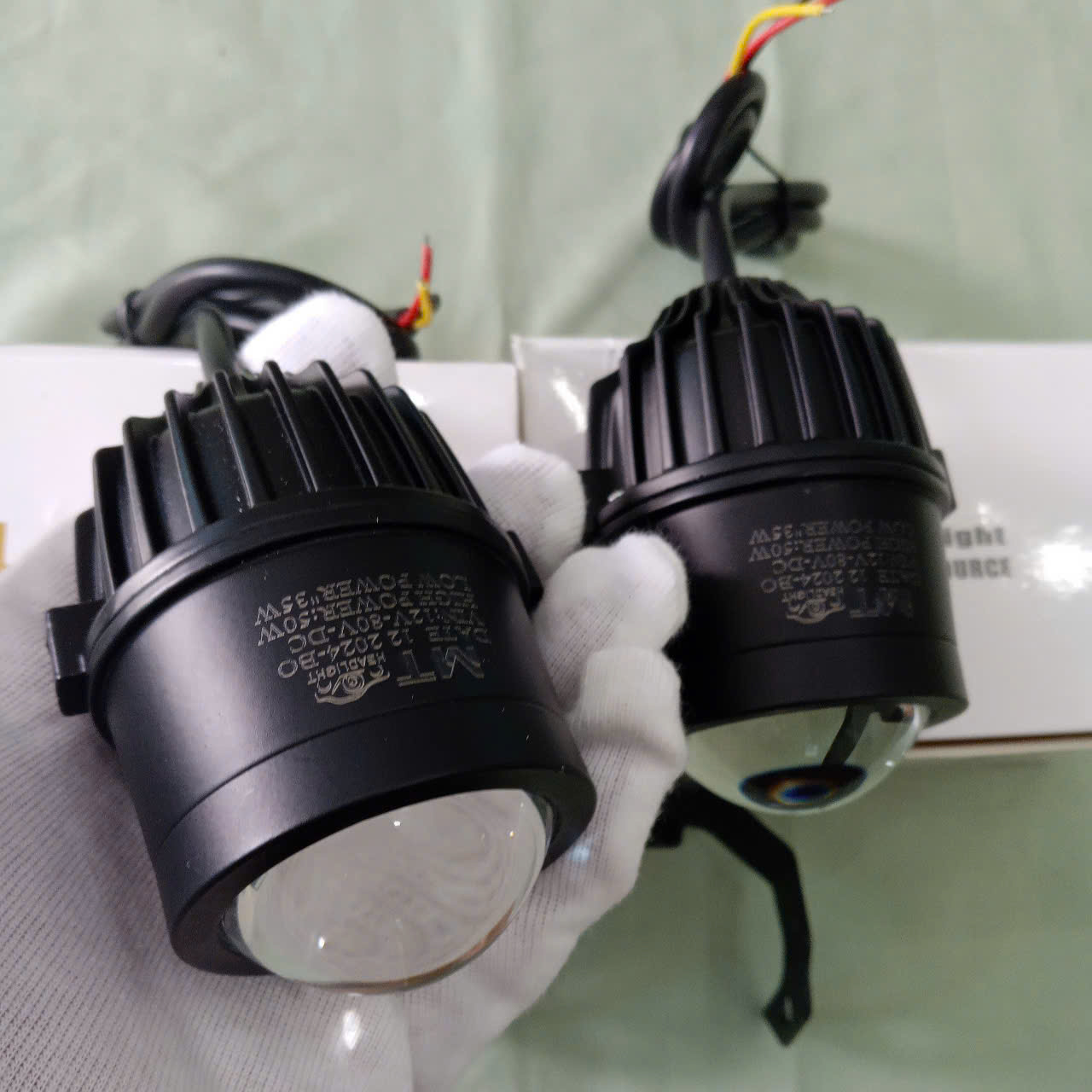 Mẫu V9 Bi Cầu Kính Mắt 2.0 Inch Siêu Sáng 12v-80v Cho OTO Và Xe Máy: Cắt Sáng Chống Chói Cực Mạnh