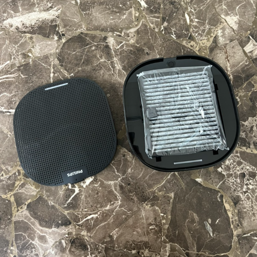 Máy khử mùi, lọc không khí trên xe ô tô thương hiệu Philips GP5301 - Hàng chính hãng