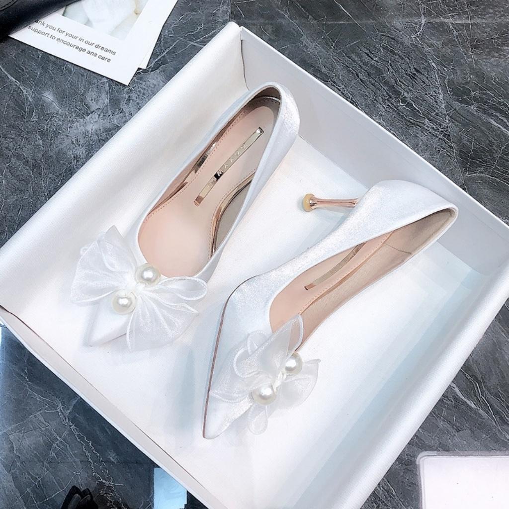 (Sẵn size 36)Giày cao gót, giày cưới cô dâu màu trắng chất liệu lụa satin nơ voan đính ngọc cao cấp - GCCD007