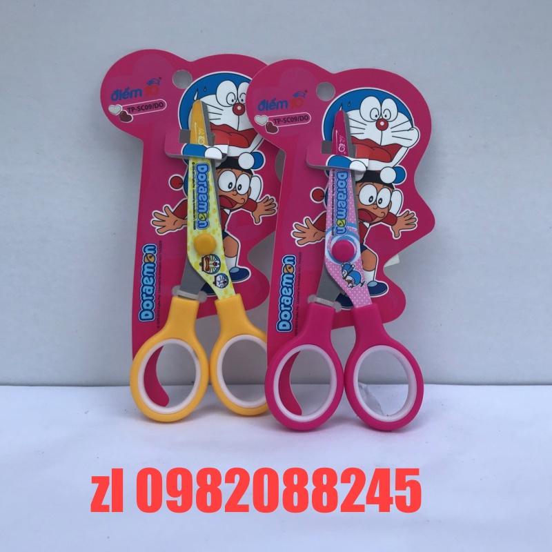 Kéo Thủ Công Học Sinh Doraemon - Màu Ngẫu Nhiên