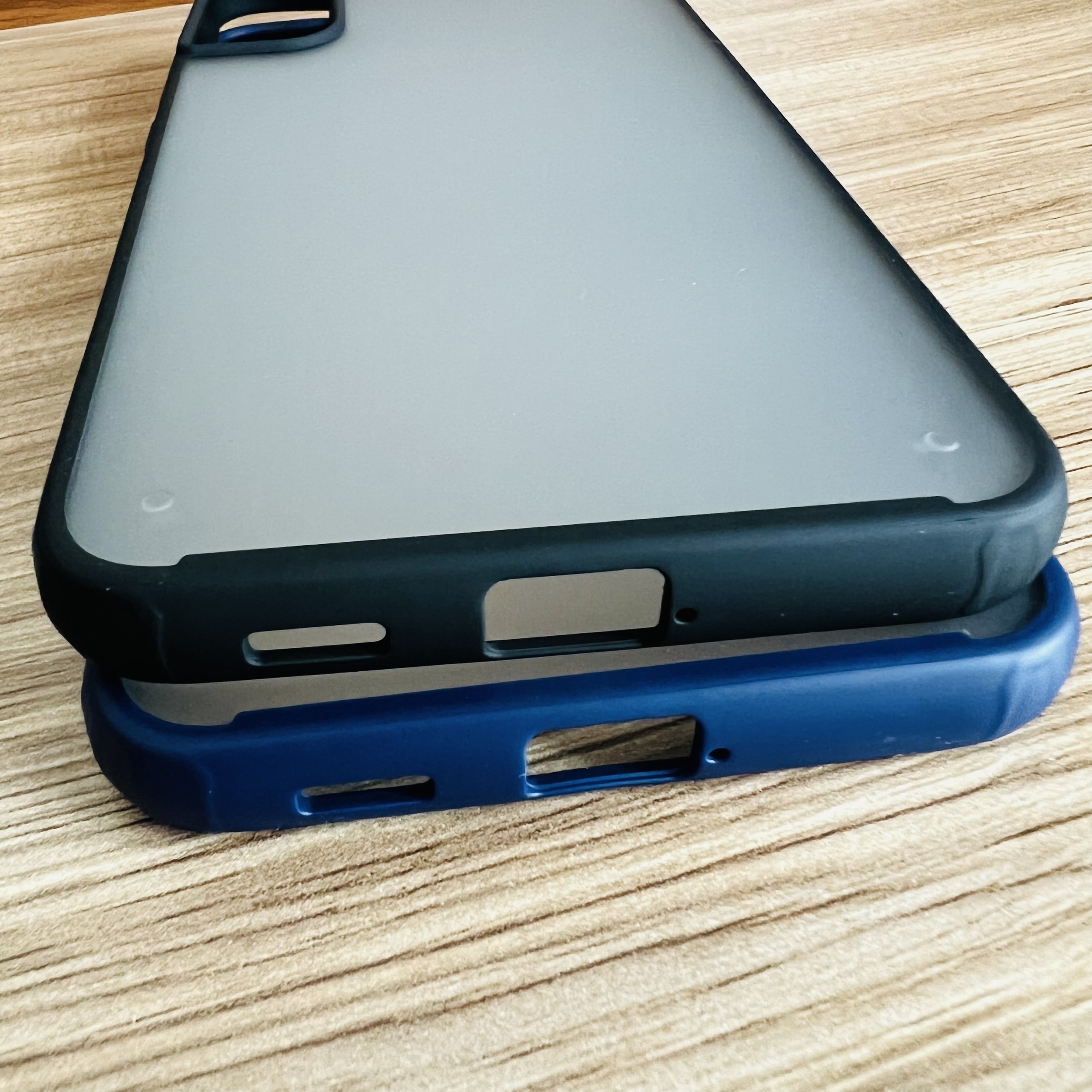 Ốp lưng dành cho Samsung Galaxy S22 Plus Likgus lưng nhám mờ- Hàng Chính Hãng