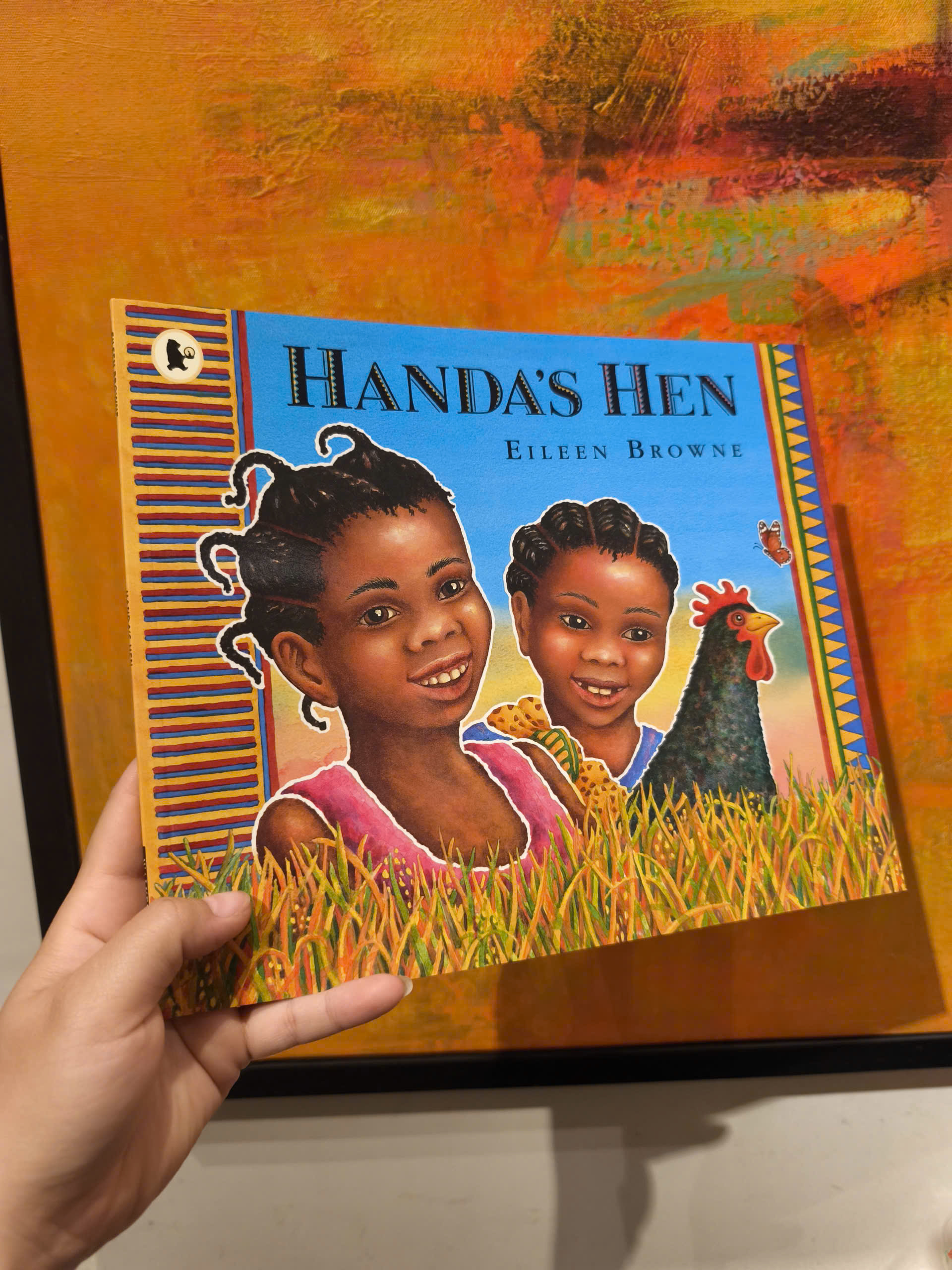 Sách - Handa's Hen by Eileen Browne - Sách tiếng anh dành cho trẻ em