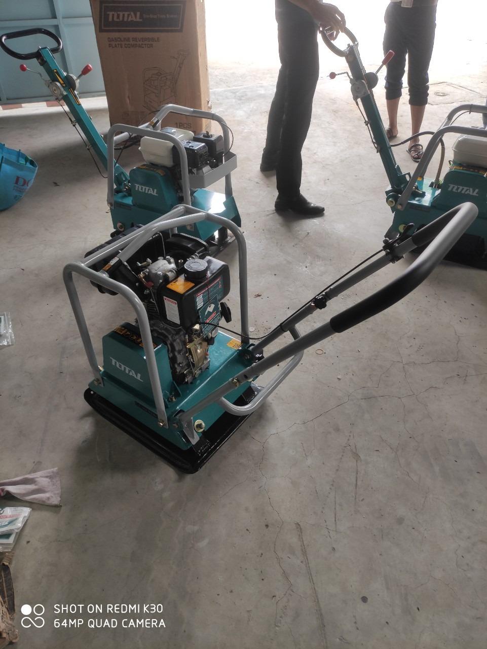 MÁY ĐẦM NÉN NỀN BÊ TÔNG DẦU 3.2 KW TOTAL TP7100-4 - HÀNG CHÍNH HÃNG