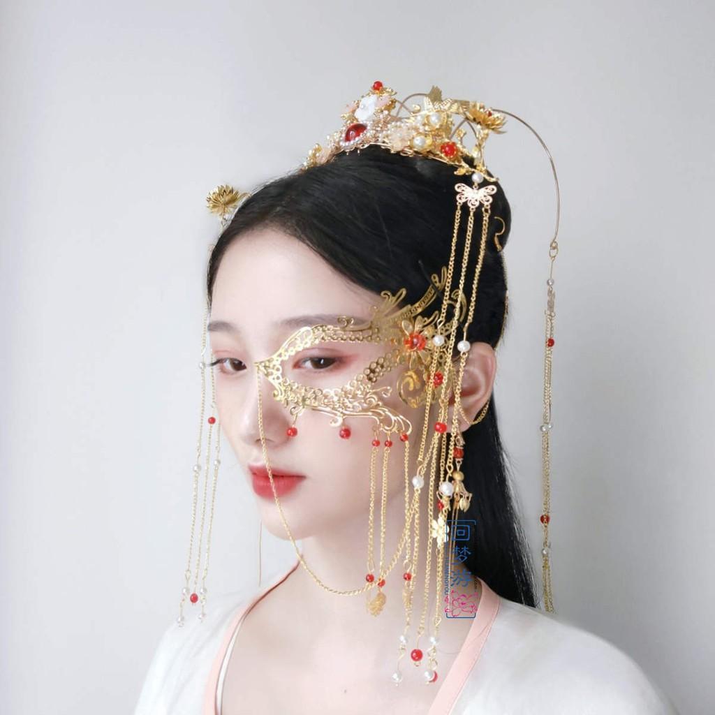 Mặt nạ nửa mặt vàng kim