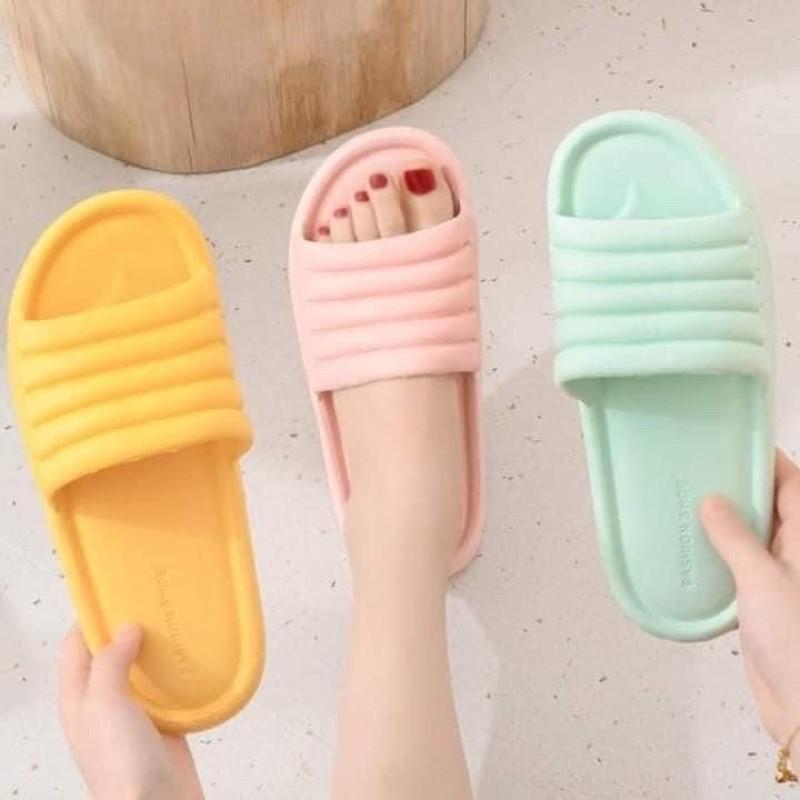 Dép xốp siêu nhẹ đi trong nhà giao màu ngẫu nhiên theo giới tính