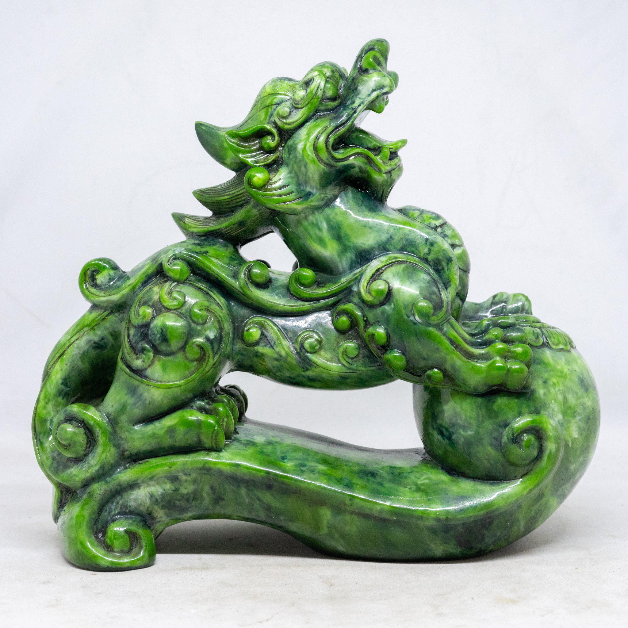 Cặp tượng Tỳ Hưu Như Ý phong thủy cao 19cm bằng đá xanh ngọc bích
