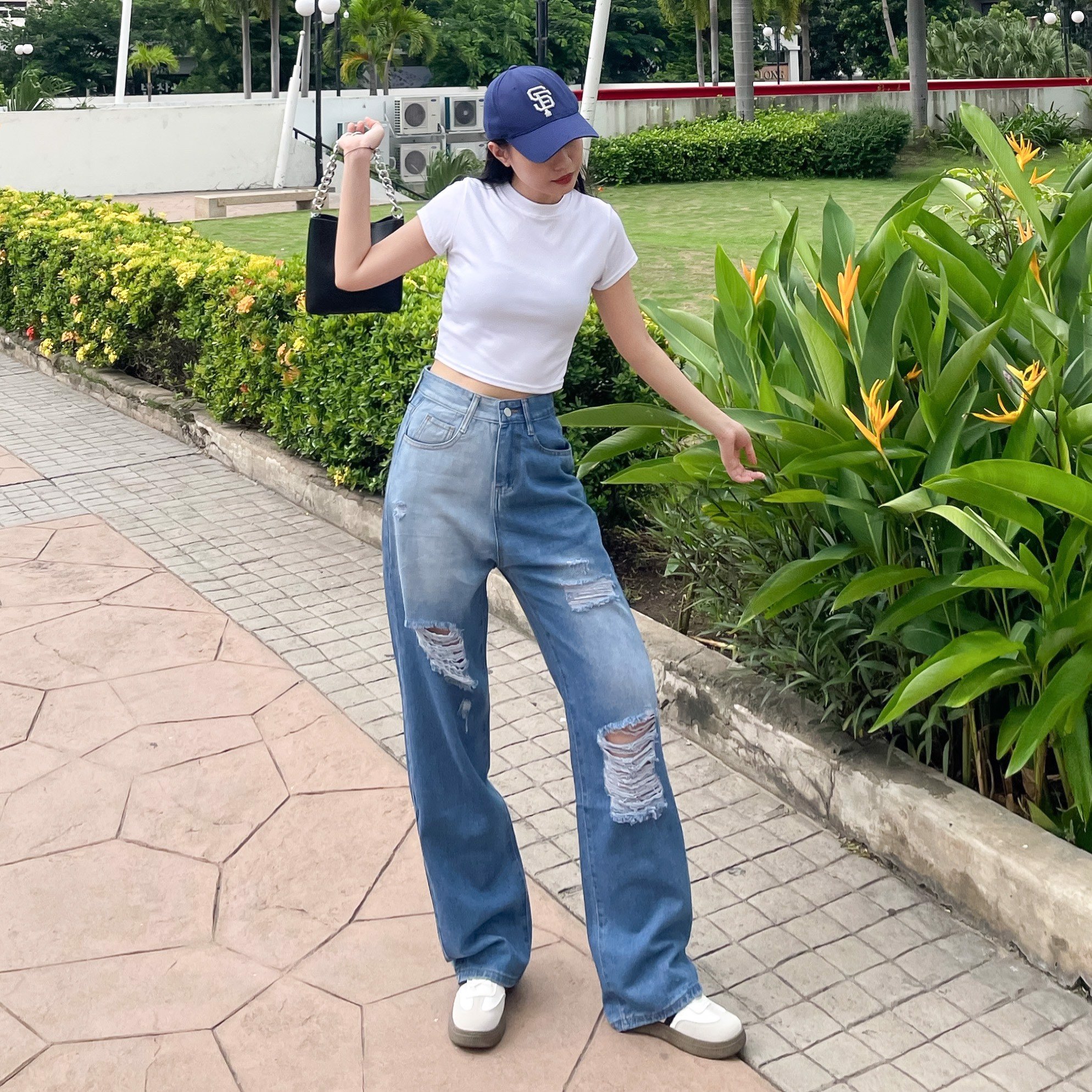 Quần Jeans Nữ Ống Rộng 8018 Rách Gối Thời Trang Cá Tính