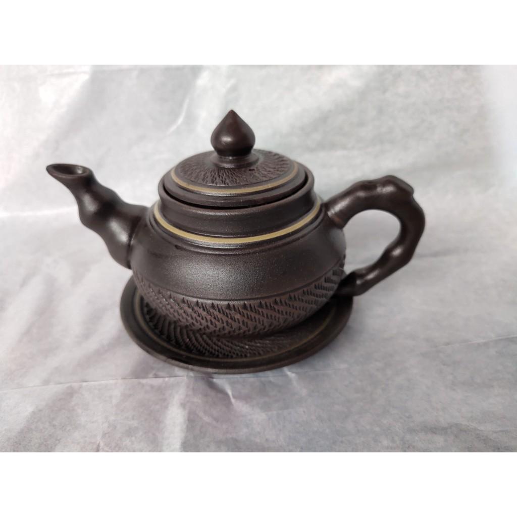 Bộ ấm chén tử sa chóp nhọn kẻ chỉ vàng, dung tích ấm 350 ml