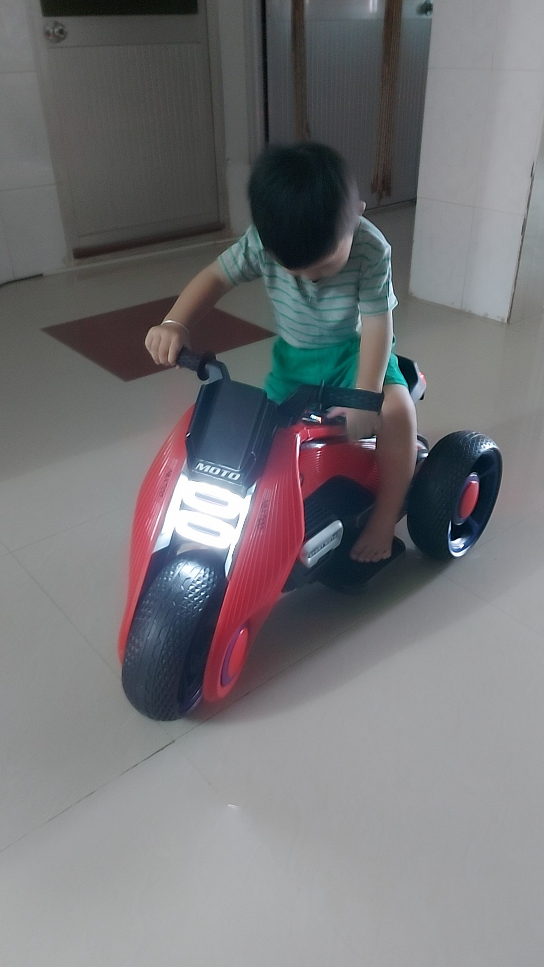 Xe máy điện trẻ em, xe moto điện cho bé TILO KIDS TLK-9999