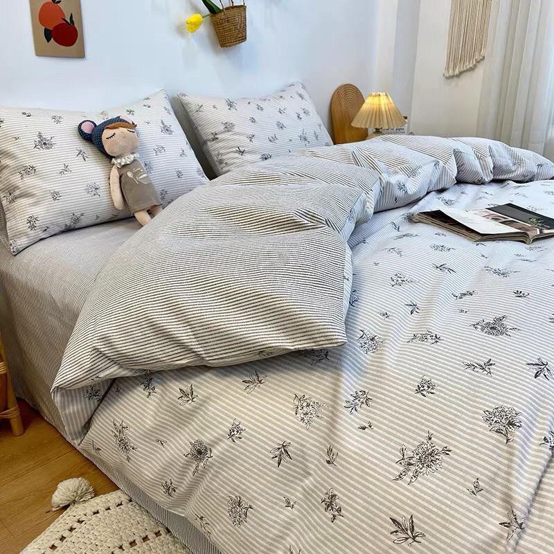 Set Chăn Ga Gối Cotton Living 100%cotton Hàng Nhập Khẩu Cao Cấp 4 Món Hoa Nhí Trắng Vintage